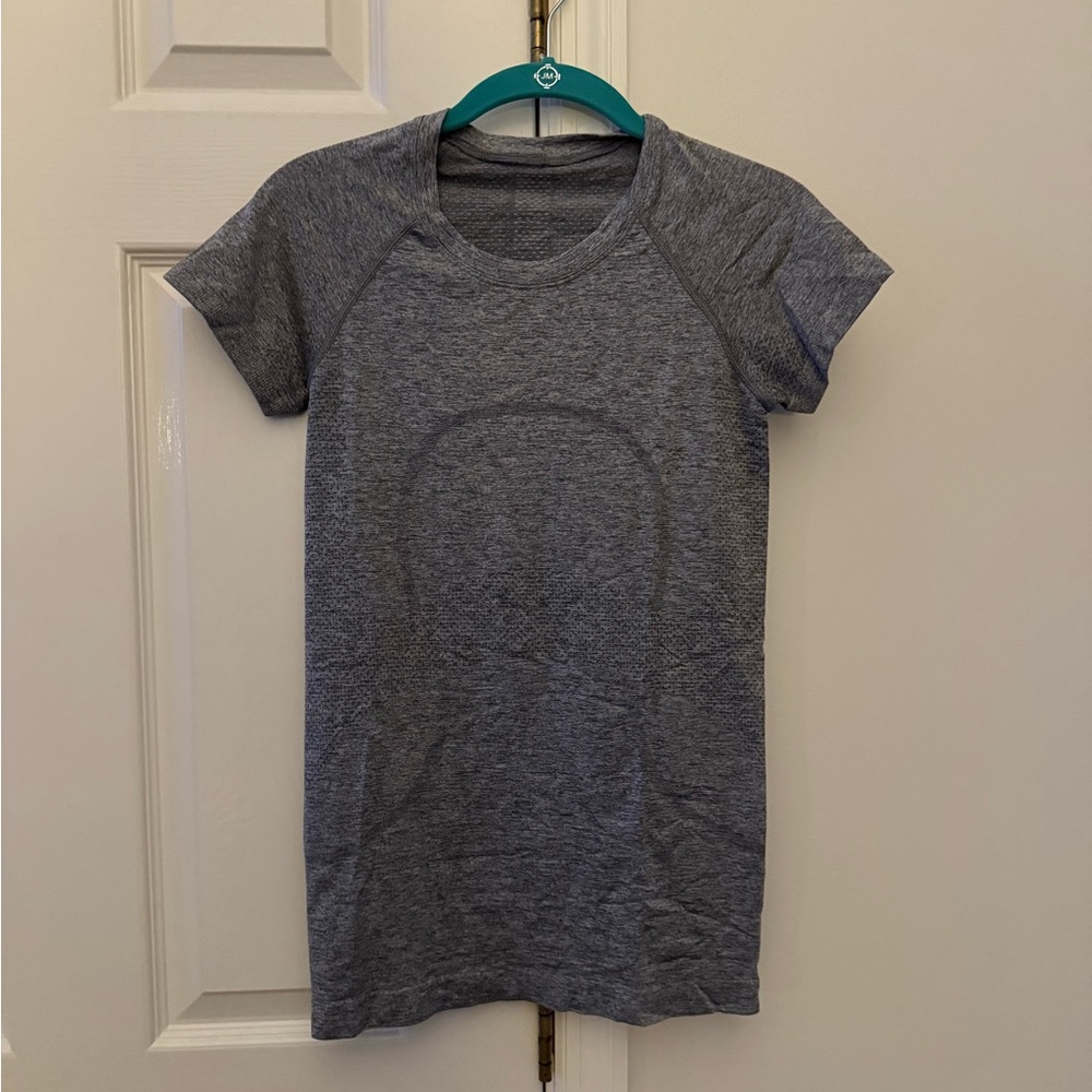 lululemon gray hip length swiftly tech short sleeve shirt